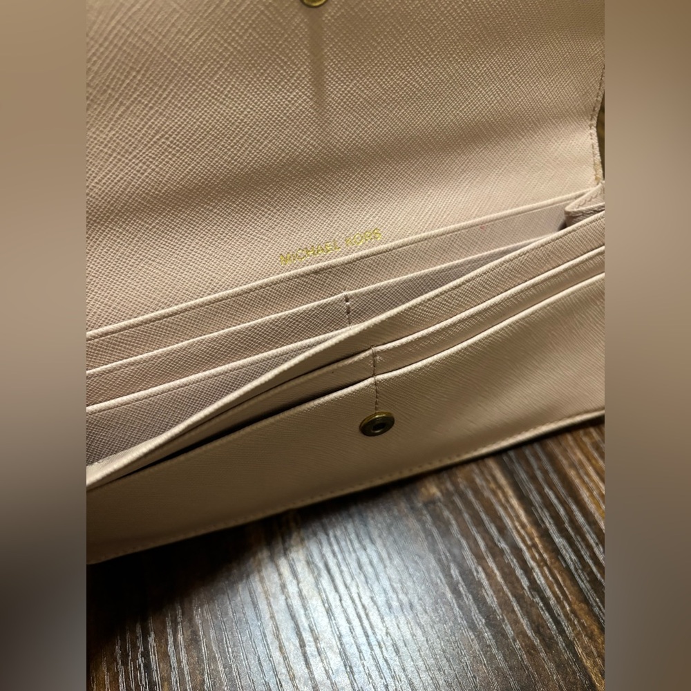 Michael Kors Blush Pink Wallet - Picture 2 of 3